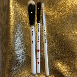 Mac traveling size brushes